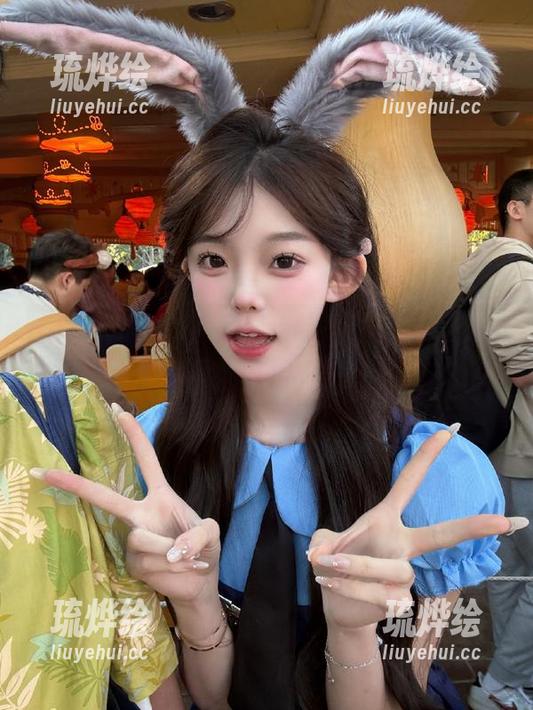 最新17c黑料追踪，朋友们，我仿佛看到了一条毫无节操的黑暗幽默之路！