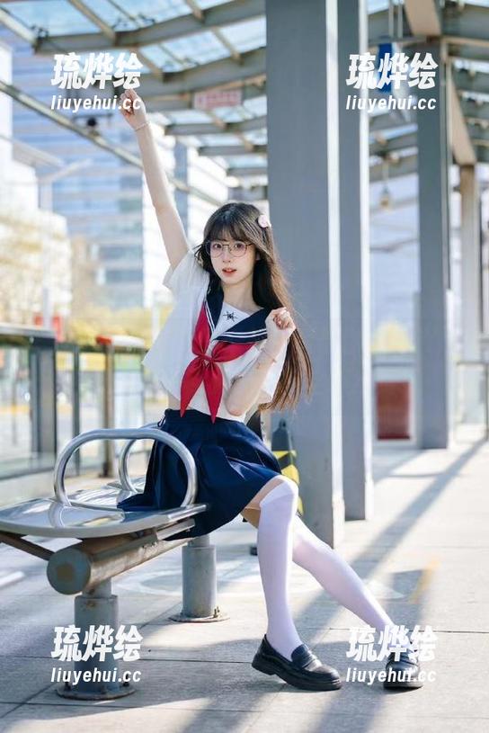 17c黑料苹果版带你看视频，轻松获取一手爆料，完全不给赞！