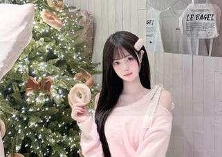 “51com”首页：今天的八卦比我的早餐还香，先来一口！