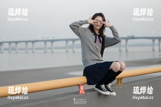 对比自家平淡无奇，观看51黑料里的网红黑料，相信我，超有戏！
