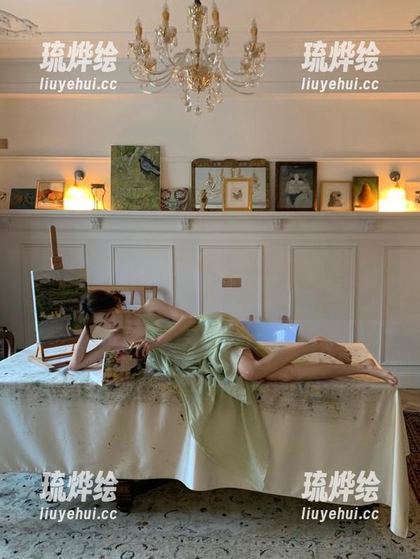 51黑料网站：这波网红黑料挺让人上头的，但我就默默当个围观者…