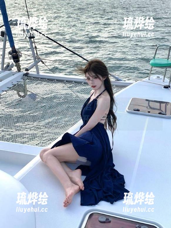 当你在cgw官网逛的时候，腰间细节似乎也开始发热了？