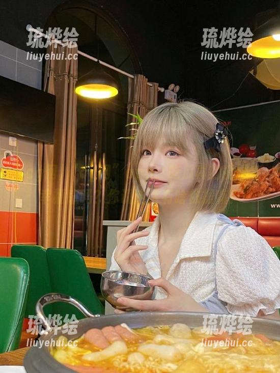 cg网 “cg网”app:吃瓜真的能提高幸福感吗?你说这话有啥依据嘛?
