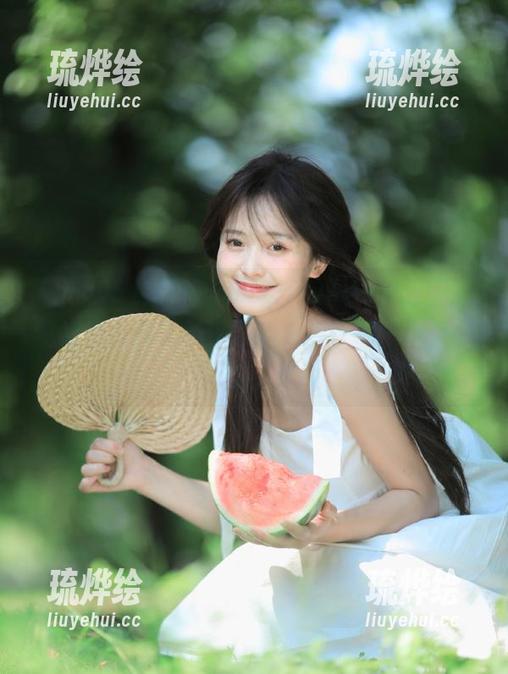 在hl155.ccm的黑料网址上，我好像看到了不该看的东西，心里有点小忐忑…