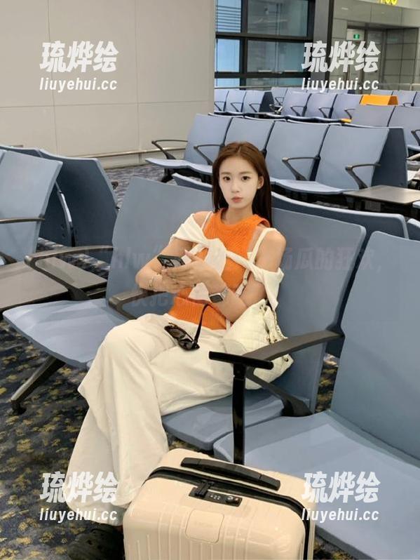 “hlw”网站上：一场瓜的狂欢，快把心情都吃了！