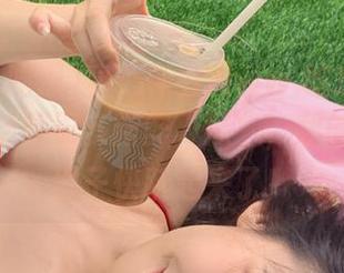 真心怀疑www.吃瓜首页能不能再给我更多新鲜“瓜”，我的好奇心猴子快跃起来了！