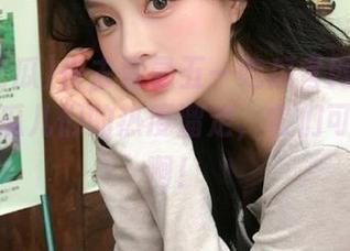 快去登录五一吃瓜官网网页版，别让瓜儿们的热度溜走，它们可真会飞啊！