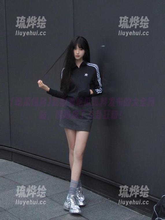 我翻看吃瓜爆料发布的大全网站，瞬间成了八卦狂粉！