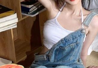 吃瓜爆料app突破次元壁，瓜田里的穿越剧情集体出没！