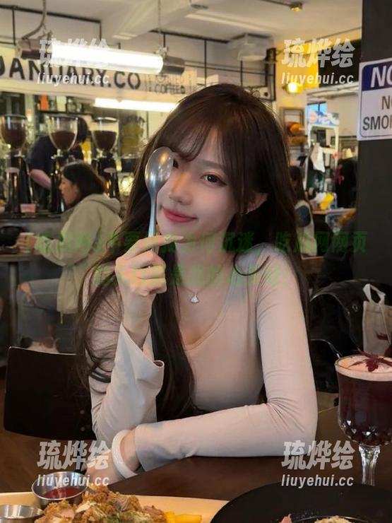 吃瓜网 不要问我为何沉迷,吃瓜网网页的入口就是我的心头好!