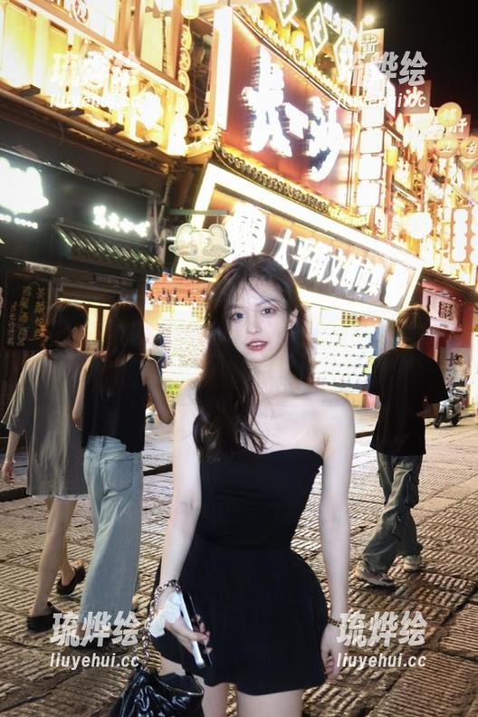 吃瓜黑料直播频道，解锁你的情感线路，别急，慢慢看！