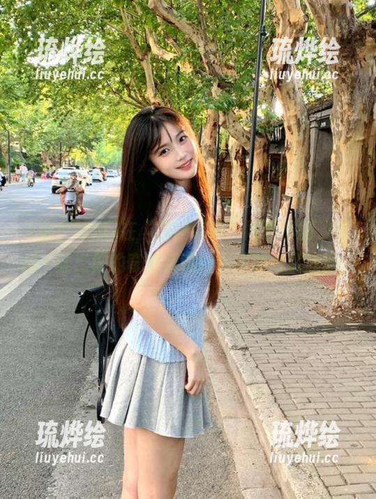 国产吃瓜 在“国产吃瓜”网页徘徊,黑料一区二区的奇葩新闻让人困惑而又欣喜。