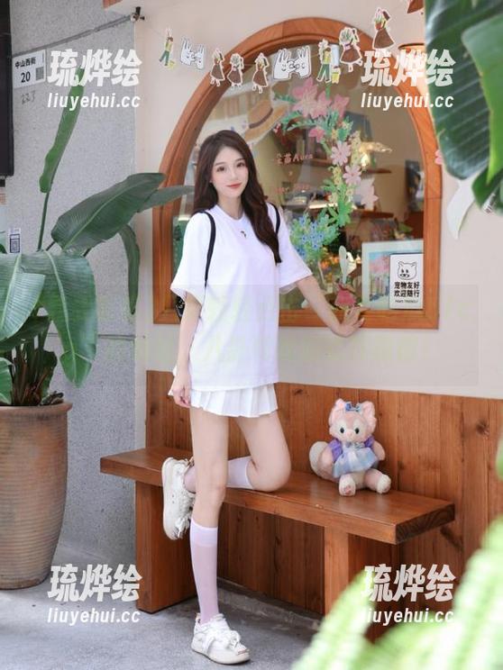 只要轻轻点击“我要吃瓜51cg”的地址，八卦和戏剧就在眼前！