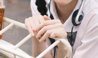 一点击“第一吃瓜网chigua”传送门，瓜田里藏着的不只是瓜哦？