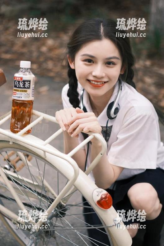一点击“第一吃瓜网chigua”传送门，瓜田里藏着的不只是瓜哦？