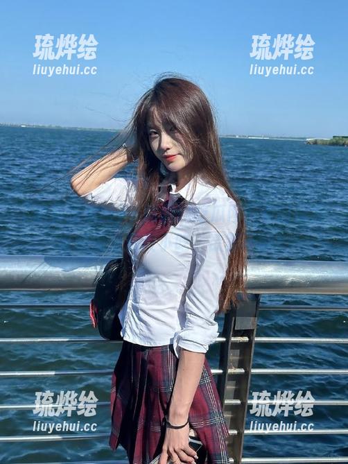 下载黑料吃瓜网，有时候观看就像是深夜小吃，欲罢不能！