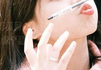 黑料吃瓜网的永久正能量，像个甜点，让你无法抗拒！