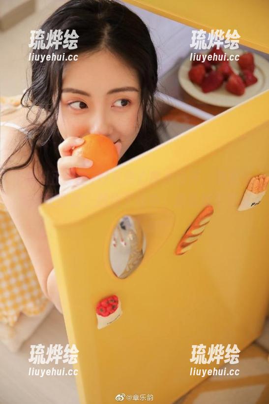 好莱坞心事大公开，苹果版黑料正能量，预约下载中，别说我不告诉你！