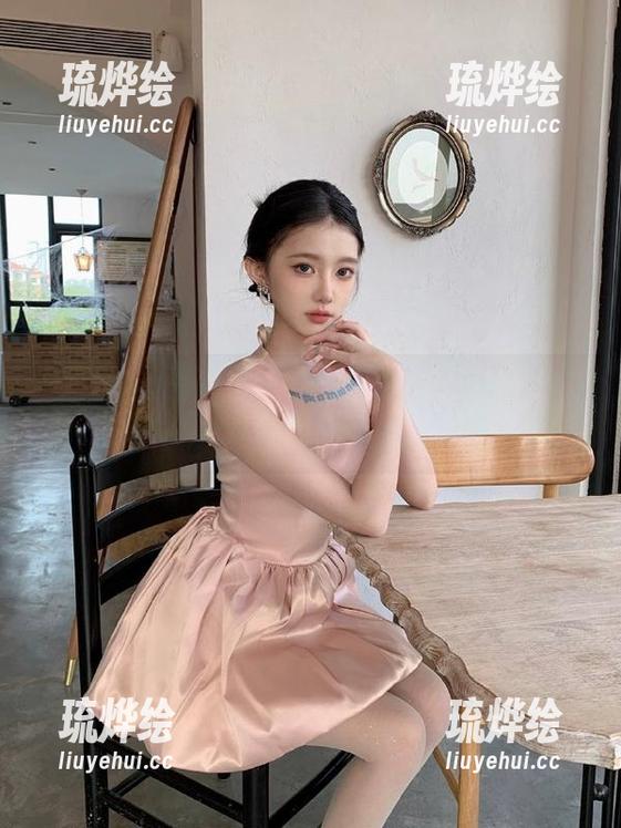 黑料社网站的在线美好时光，偶尔的好奇心让我走上这条不归路。