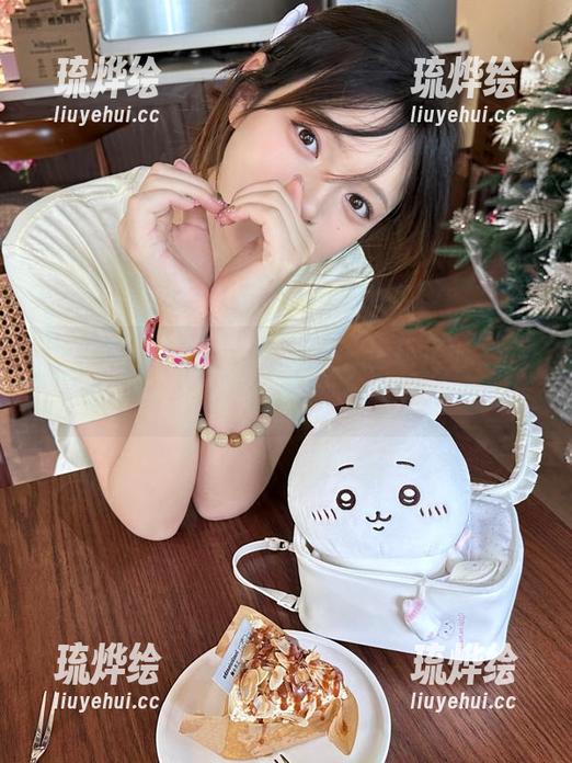 用户在黑料网VR里玩得开心，安卓手机却自带滑稽效果…